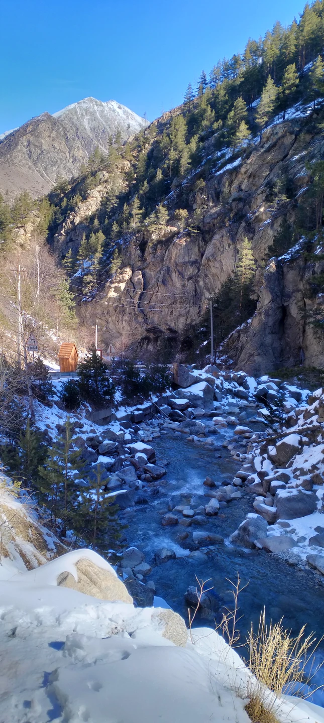 8 марта ездили на экскурсию, гид водитель Артемий. Всё прошло замечательно, продуманный интересный маршрут, рассказ по
