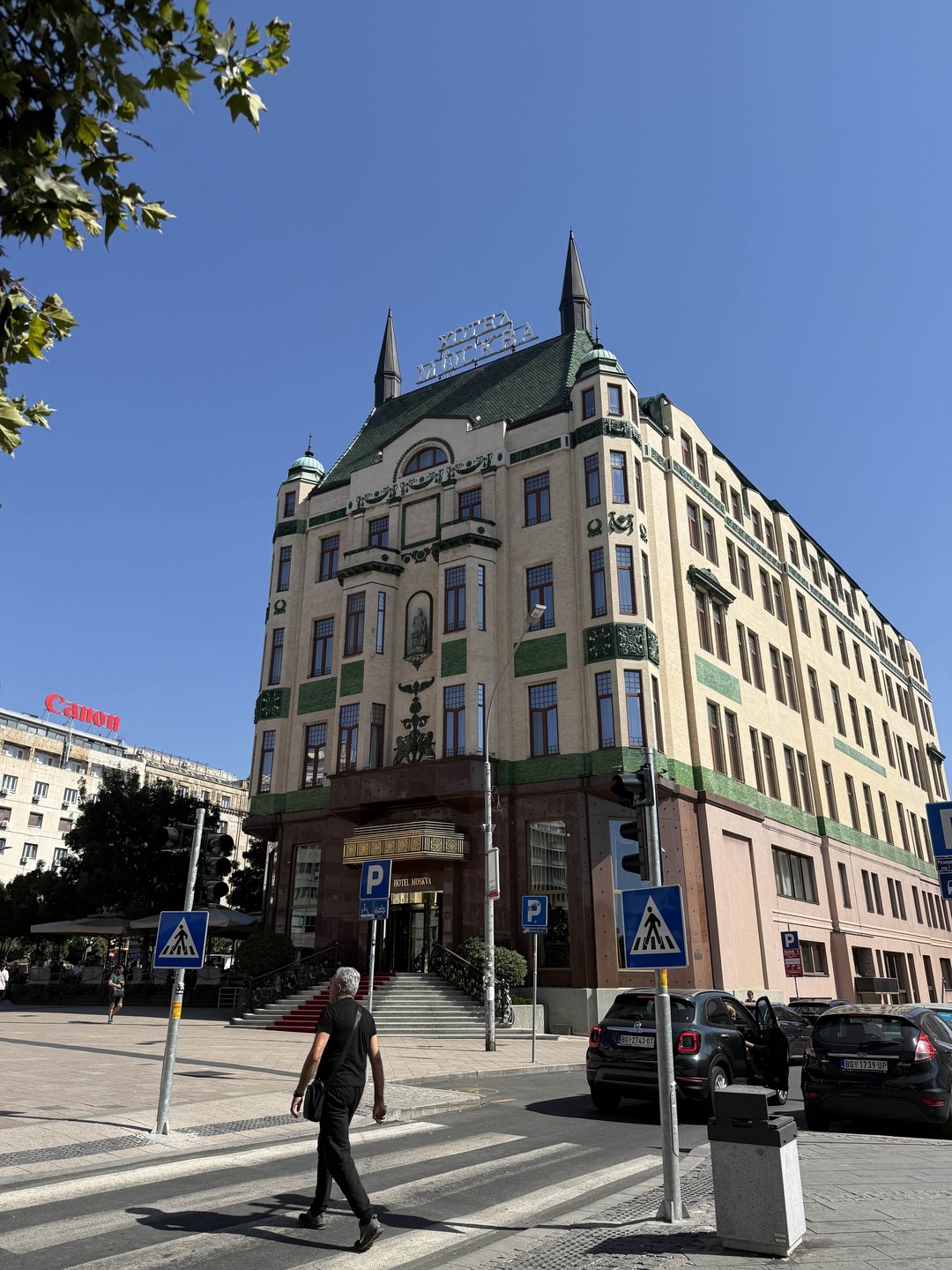 Братья навеки: о Сербии и России в центре Белграда (Lily)