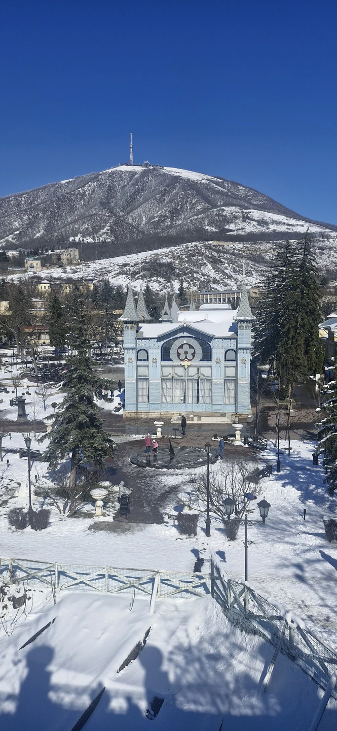 Благодаря гиду Евгению мы с новой стороны узнали Пятигорск. Это было увлекательное, информативное, красочное путешествие по городу!!! Огромное спасибо