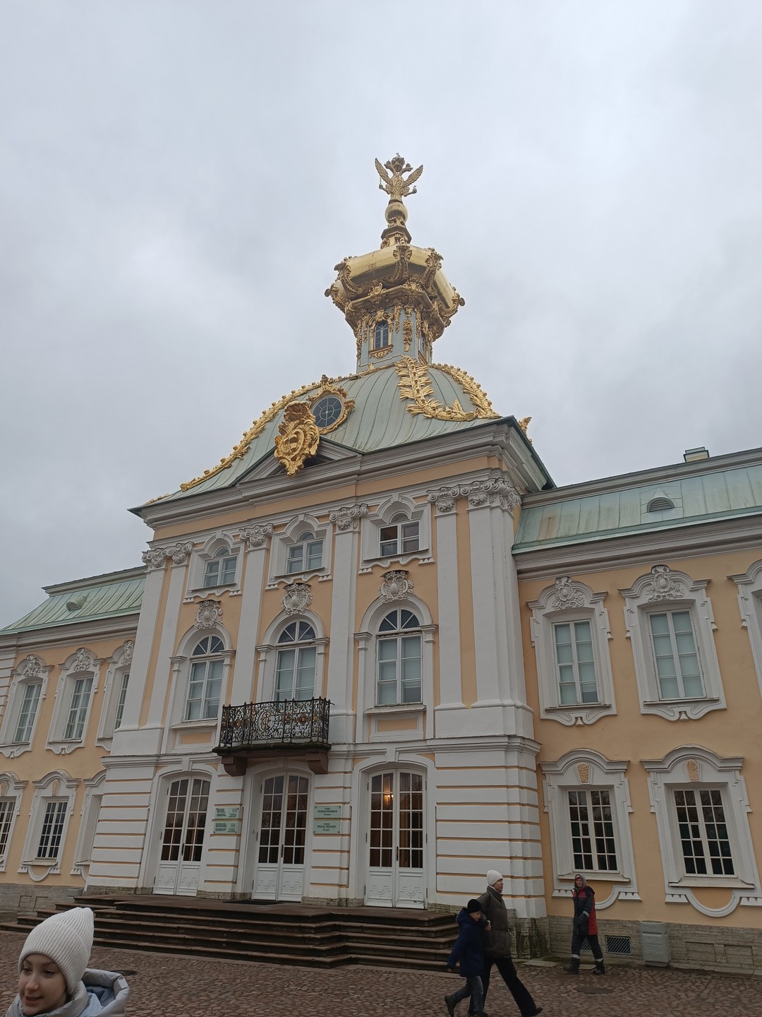 Из Санкт-Петербурга в Петергоф и Кронштадт: 2 города за 1 день (Екатерина)
