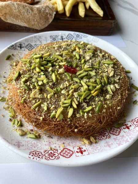 Очень продуманная экскурсия, учли все пожелания. Гид Шоха знает много интересных фактов об истории страны, быстро