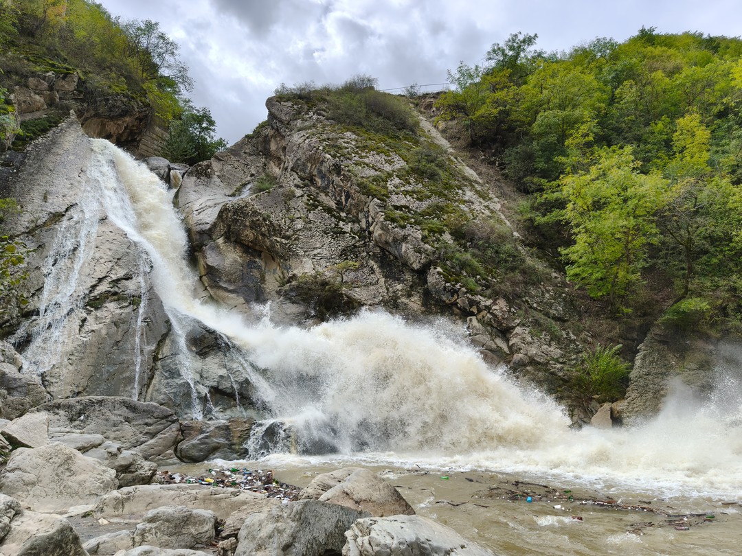 То, что "Лунь" Закрыт строительными лесами и обнесён забором, мы узнали только приехав на место. В