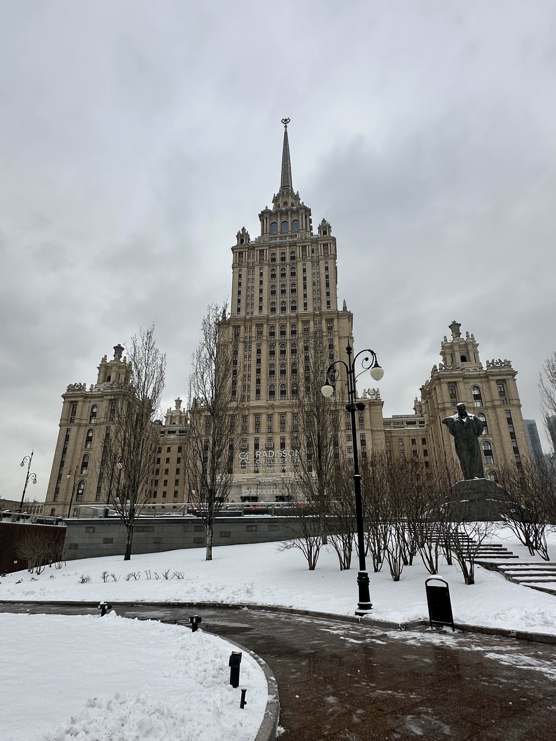 Влюбиться в Москву за один день (Самия)