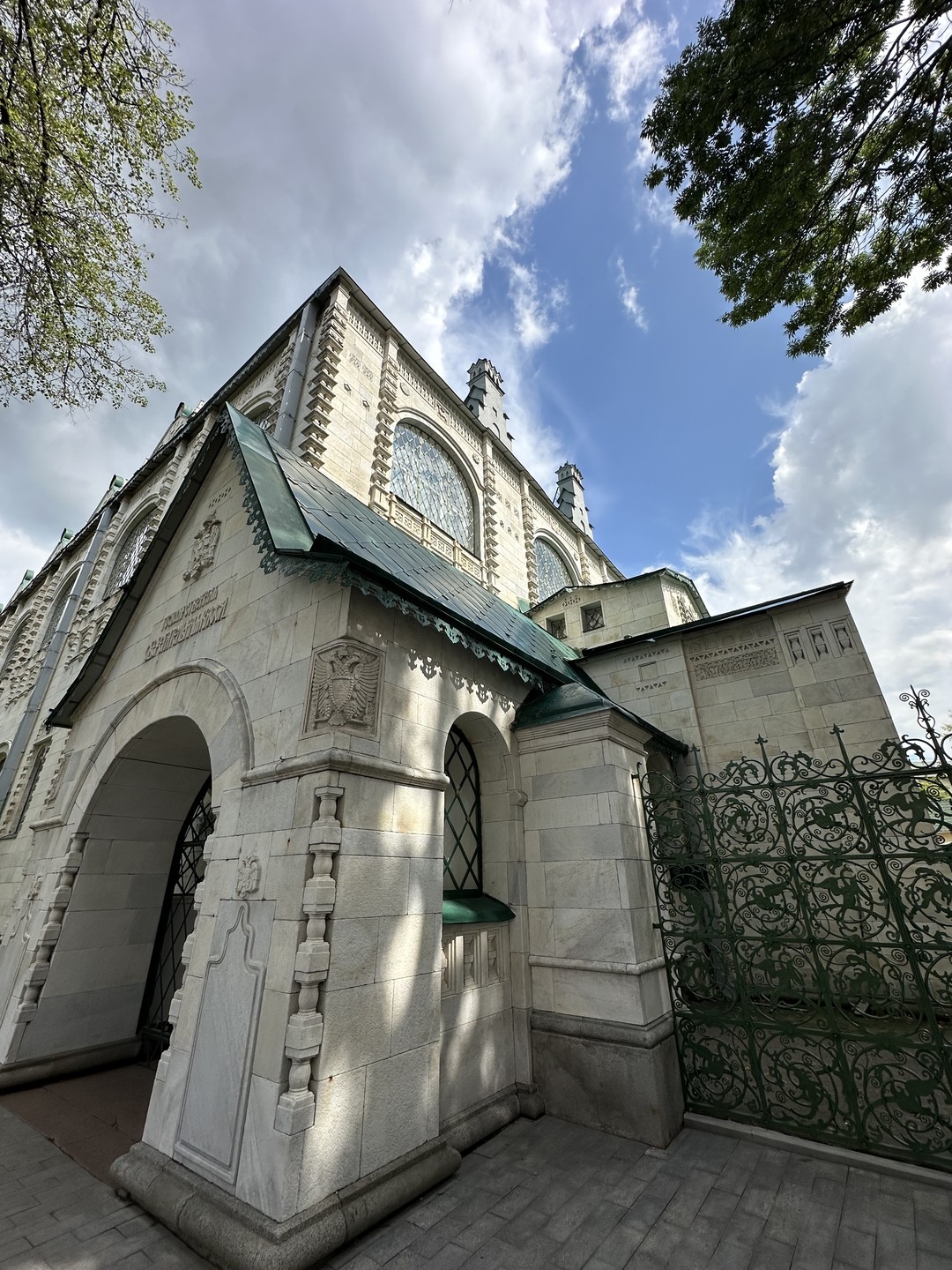 Отличная экскурсия по самым знаковым локациям города, подходит для первого знакомства с городом.