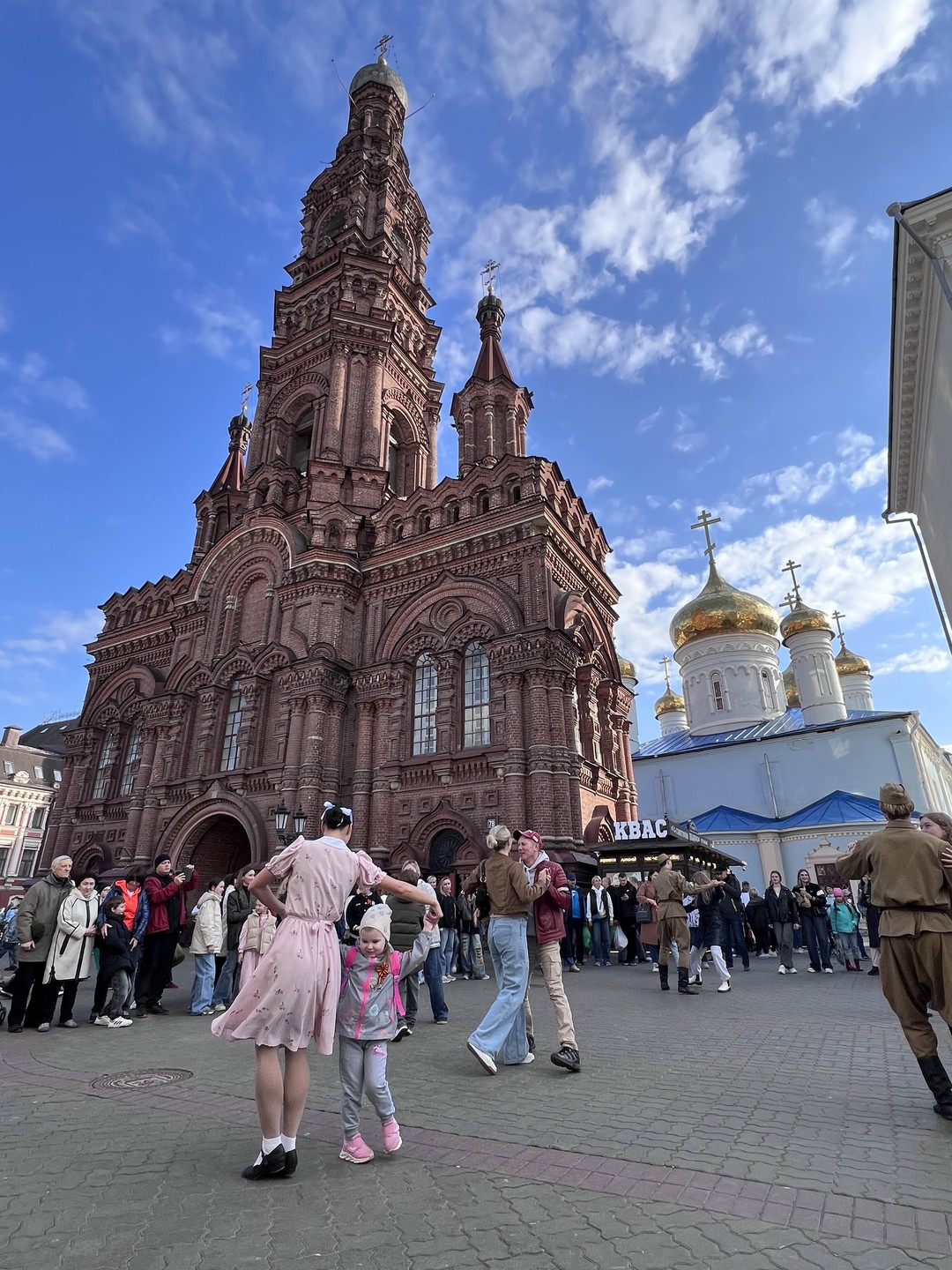 Очень интересная экскурсия. Сразу видно, что Азалия влюблена в свой город и свой народ. Она провела