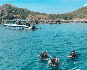 Морская прогулка на корабле со сноркелингом