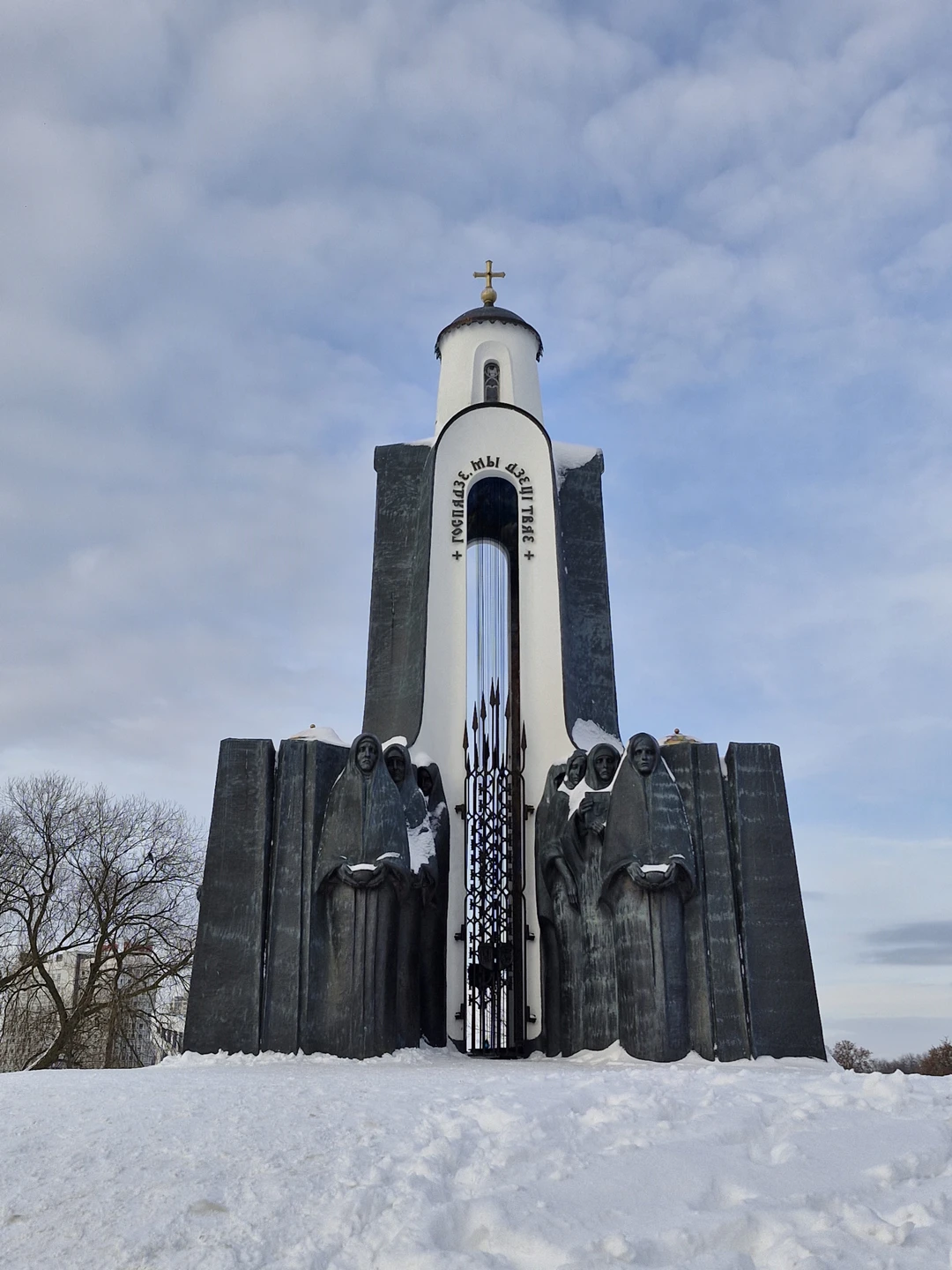 Добрый день! Брали экскурсию на новогодние праздники. У нас была гид Наталья. Она прекрасный начитанный гид