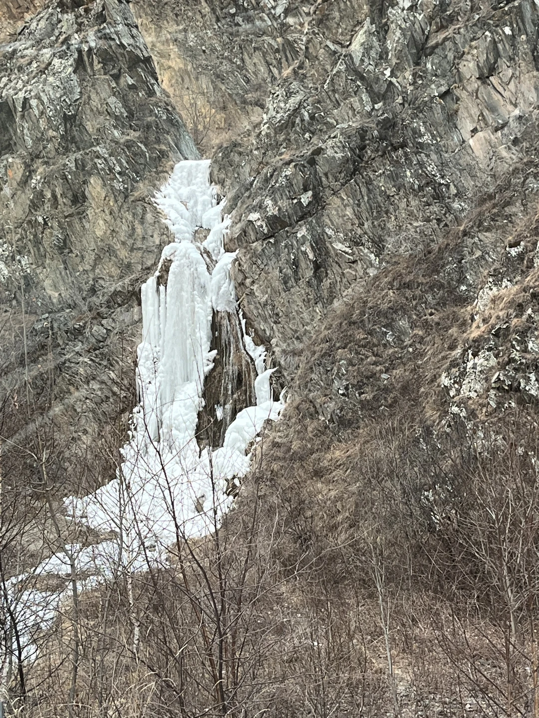 Великолепная ненапряжная поездка, абсолютное ощущение безопасности и комфорта, несмотря на большие высоты и экстремальные повороты. Дмитрий