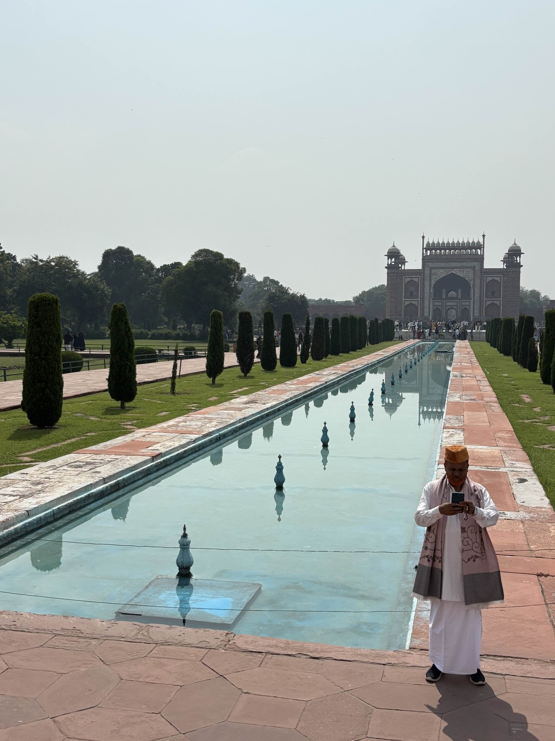 1. По организации самой экскурсии все отлично. Очень комфортно и удобно. Вас забирают из отеля, довозят