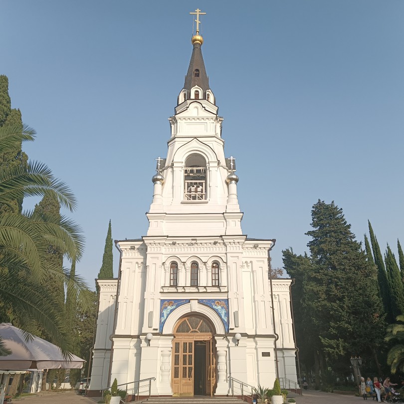 Неспешная прогулка с Владимиром показала Сочи не только городом - праздником, но и городом с великолепными