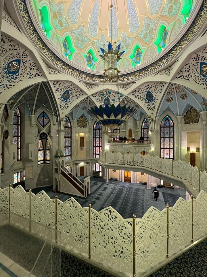 Казанский кремль в вечерних огнях (Алиса)