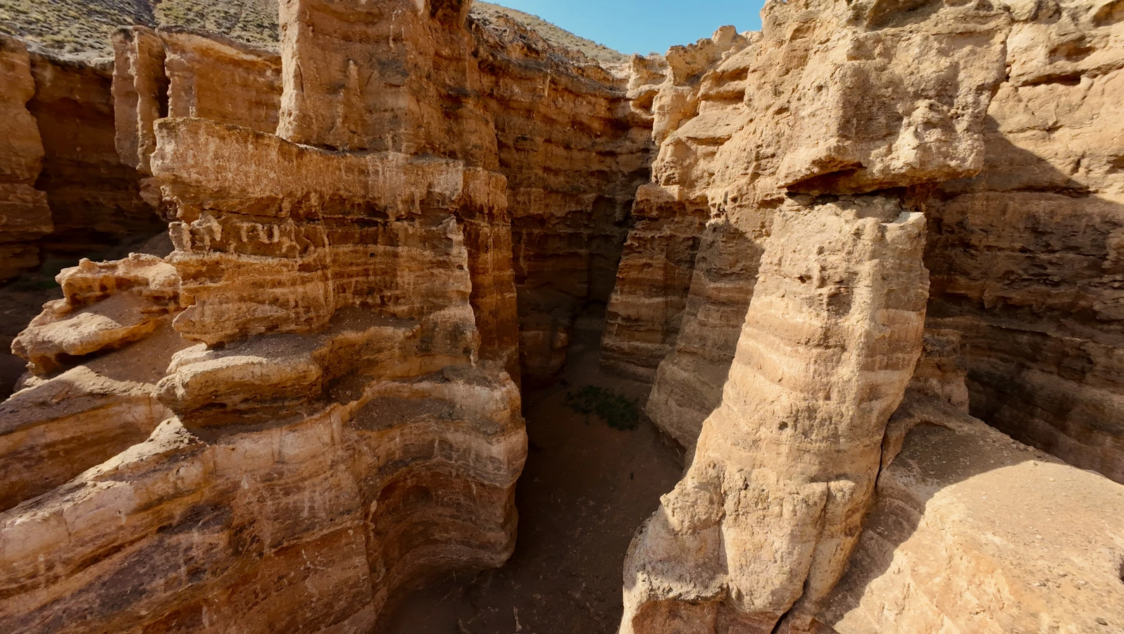 Каньоны востока: приключение на внедорожнике