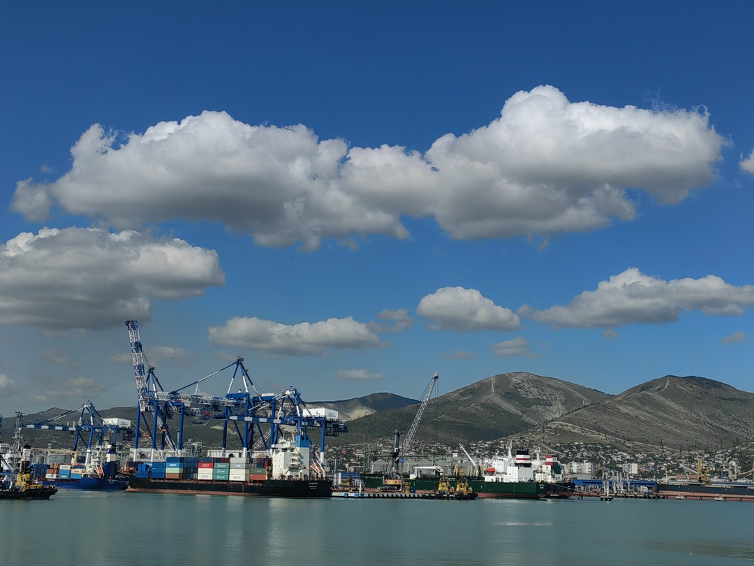 Замечательный тур с видом на море, винный тур, экскурсия по армянской церкви, тур по Новороссийску и