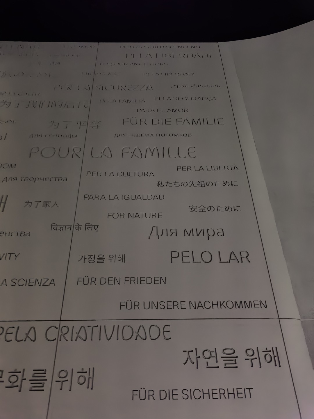 Все прошло идеально. Быстро оформили, быстро прислали билеты, ответили на все волнующие вопросы, и были на