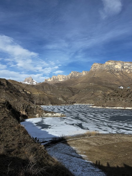 Нам очень понравилась поездка на Эльбрус, остались тёплые и очень приятные впечатления. Путешествие прошло легко и