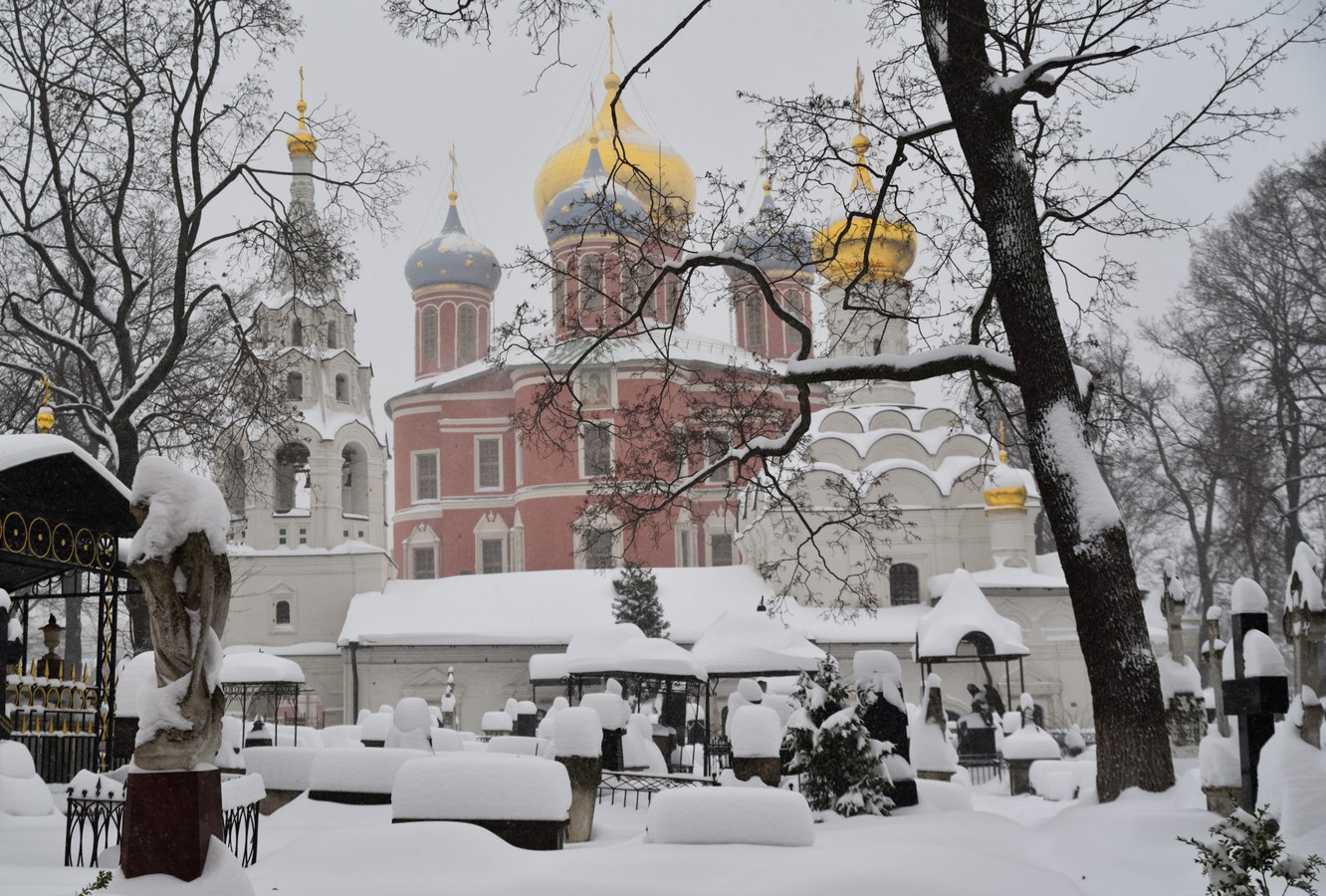 Некрополь Донского монастыря