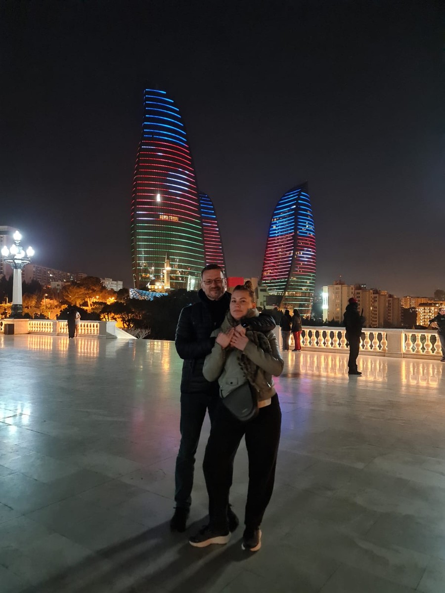 Эмин нам очень понравился, прекрасно знает материал, маршрут был построен грамотно, все приделу, с фактами, помог