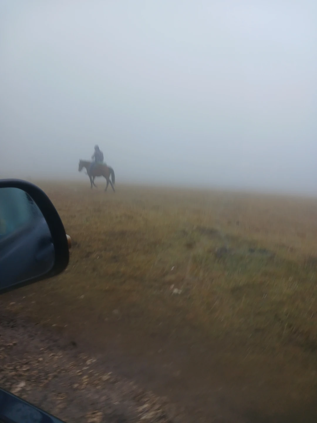 Была на плато Бермамыт на закате 16.10.2025. Хоть с погодой повезло не очень, но сами виды