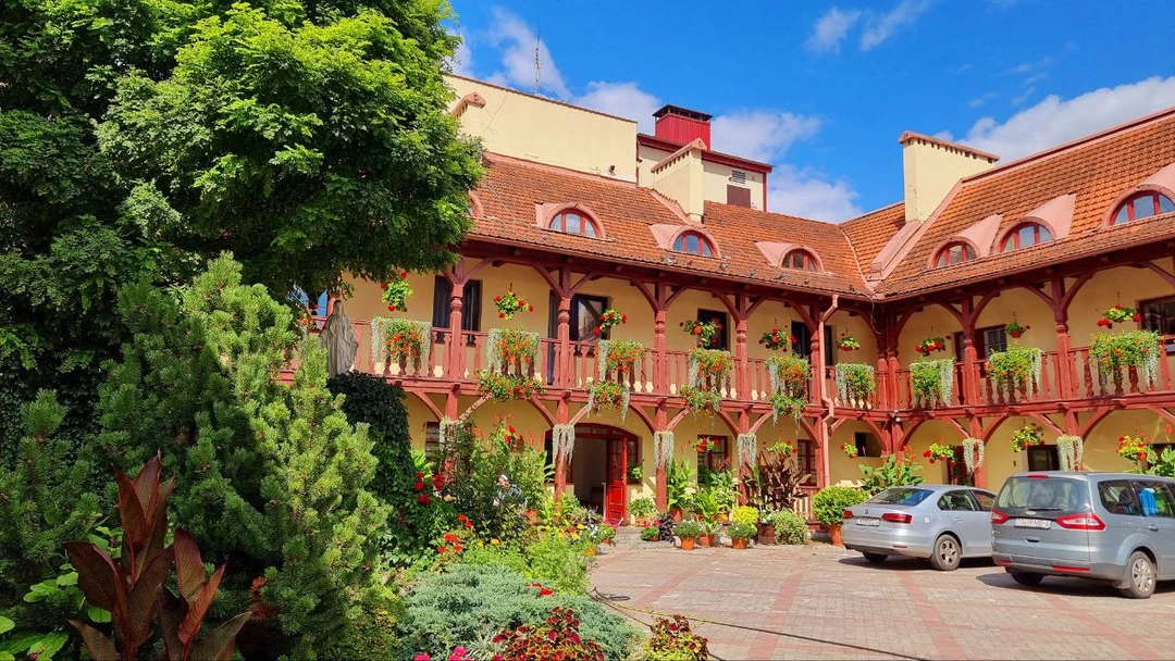 Всегда немного волнительно, когда выбираешь гида с которым предстоит провести в поездке весь день, ведь важно,