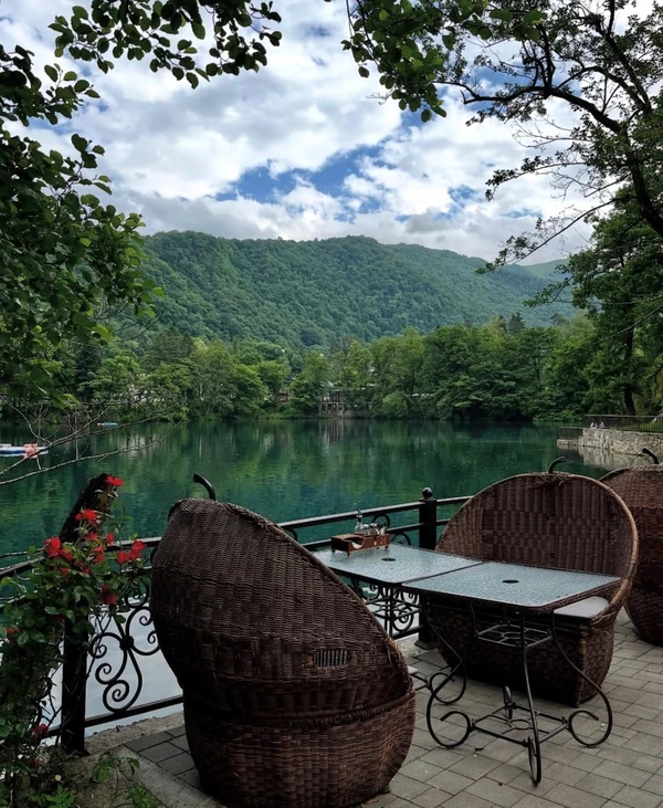 Голубые озёра и Черекская теснина — из Нальчика