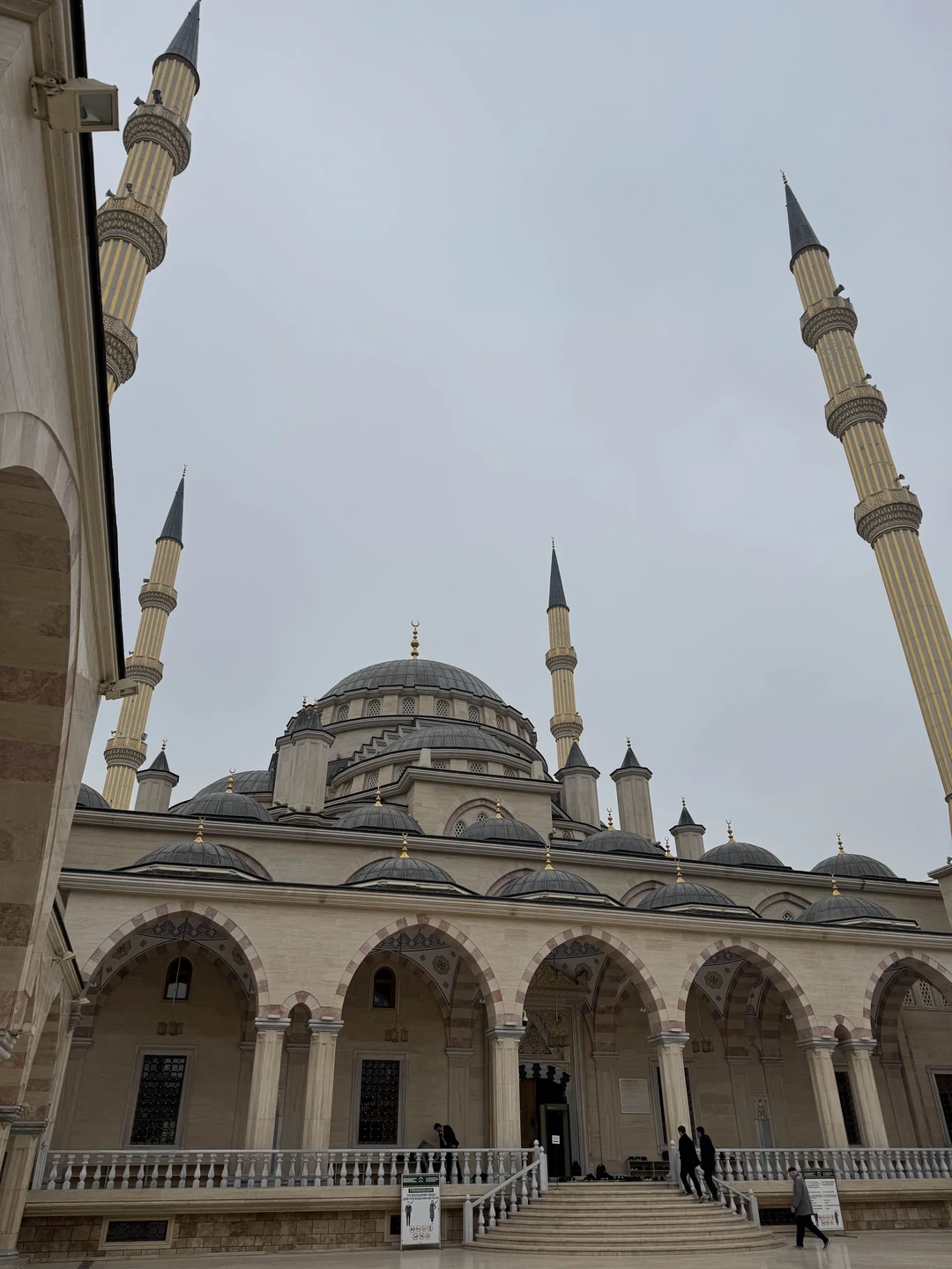 Посетили республику Чечня! Экскурсия прошла великолепно! Мухаммад много и интересно рассказывал, отвечал на все вопросы! Времени