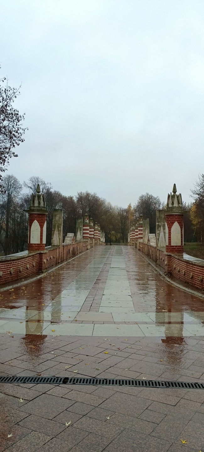 Очень понравилась экскурсия и организация. Виктория прекрасный рассказчик, было интересно, несмотря на дождливую погоду. Живописные пейзажи