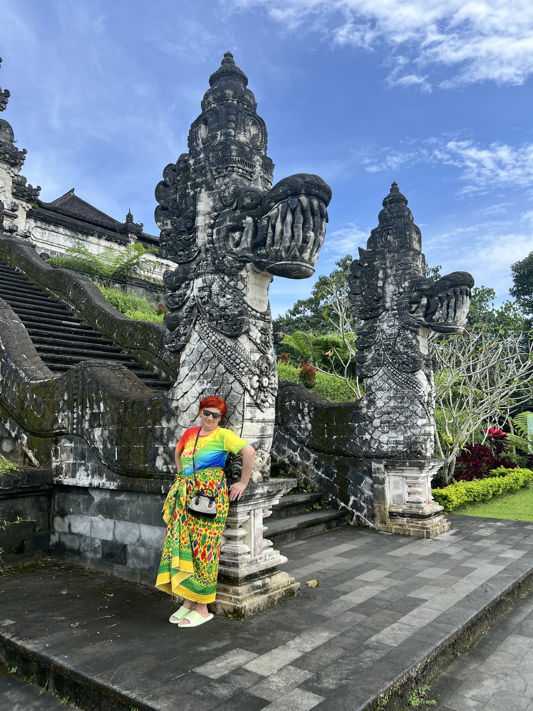 Рекомендую екскурсию самые классные места на Бали. Гид Андрей супер, очень хорошо говорит по русски, просто супер