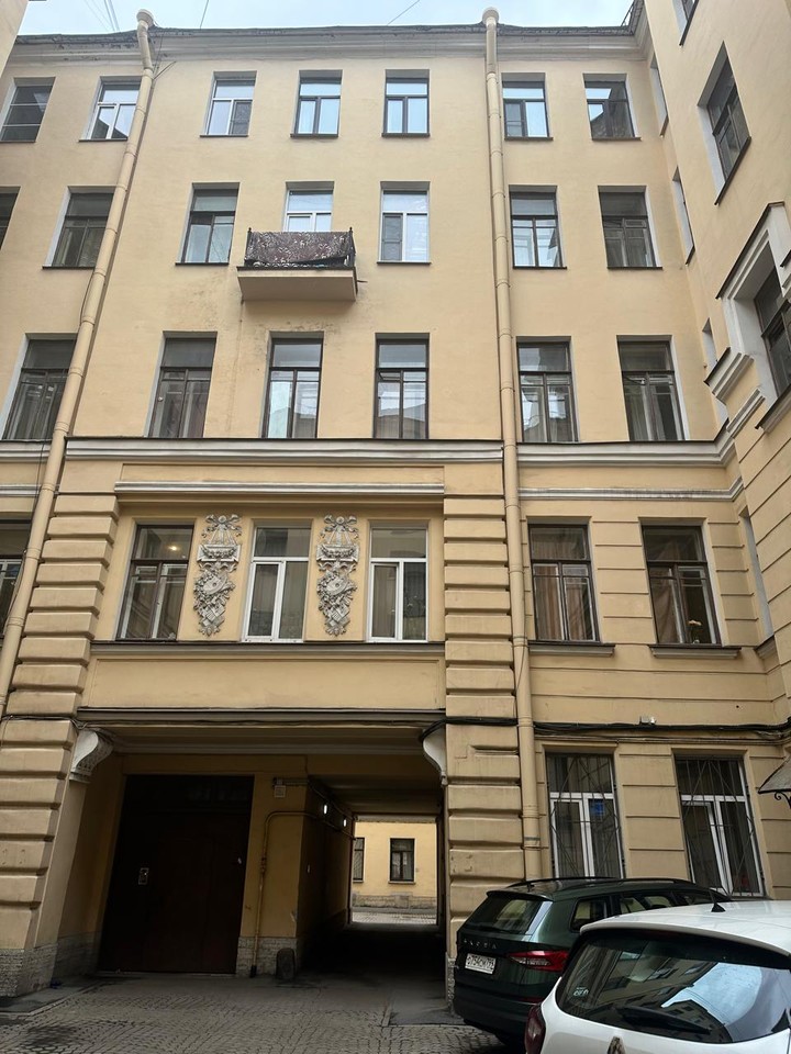 В квартиру Распутина - в составе мини-группы (Олег)