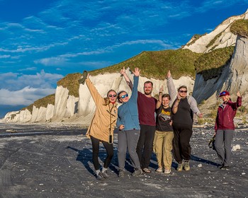 Белые и Чёрные скалы, вулкан Баранского