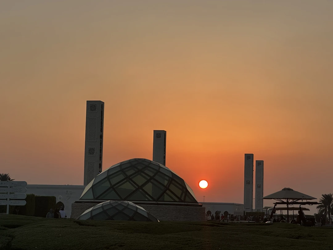Это был прекрасный комфортный день. День рождения) Все начиная от встречи, маршрута, впечатлений от локаций, экскурсии