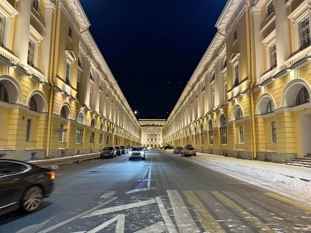 Гид интересно и подробно рассказывал, заинтересовал даже подростков. Места показал потрясающие. Экскурсию однозначно рекомендую