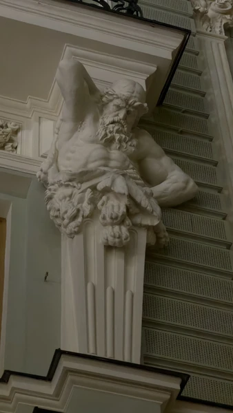 Коротко: экскурсия очень понравилась, хотим в планах взять еще по другим районам