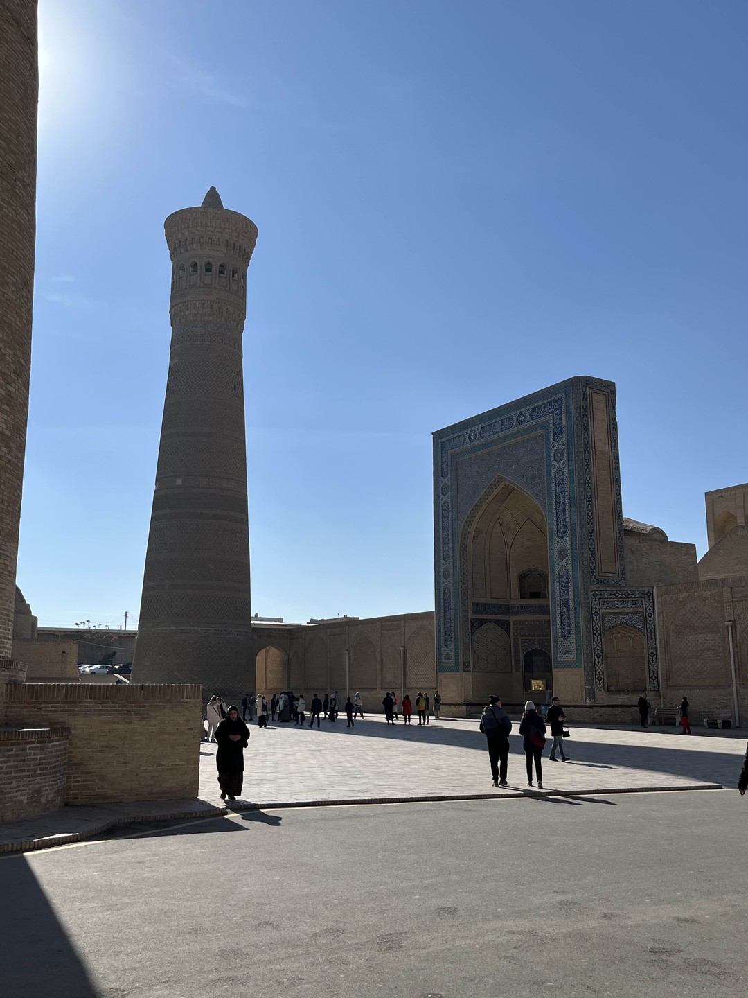 Бухаре повезло с такими молодыми людьми как Ислом. Неуемный, заразительный интерес к истории, умение делиться своими