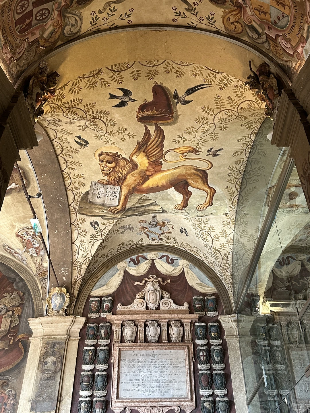 Спасибо Ольге за отличную экскурсию! Живой и увлекательный рассказ обо всем, что мы увидели на своем