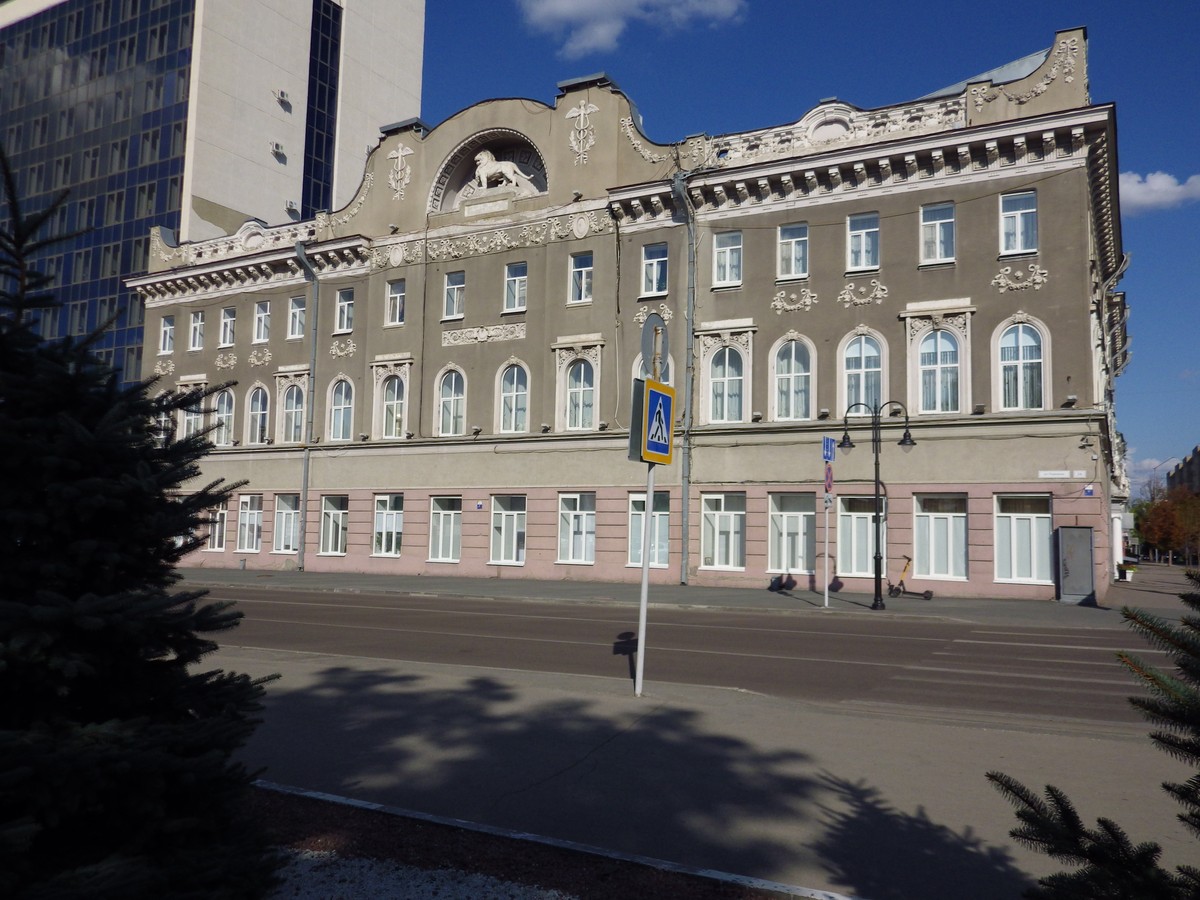 Главная площадь Саратова глазами исследователя (в мини-группе) (6/10)