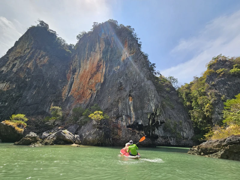 1000000 баллов…. из 10!!! Сегодня мы побывали в парке Юрского Периода, где сам остров Джеймса Бонда