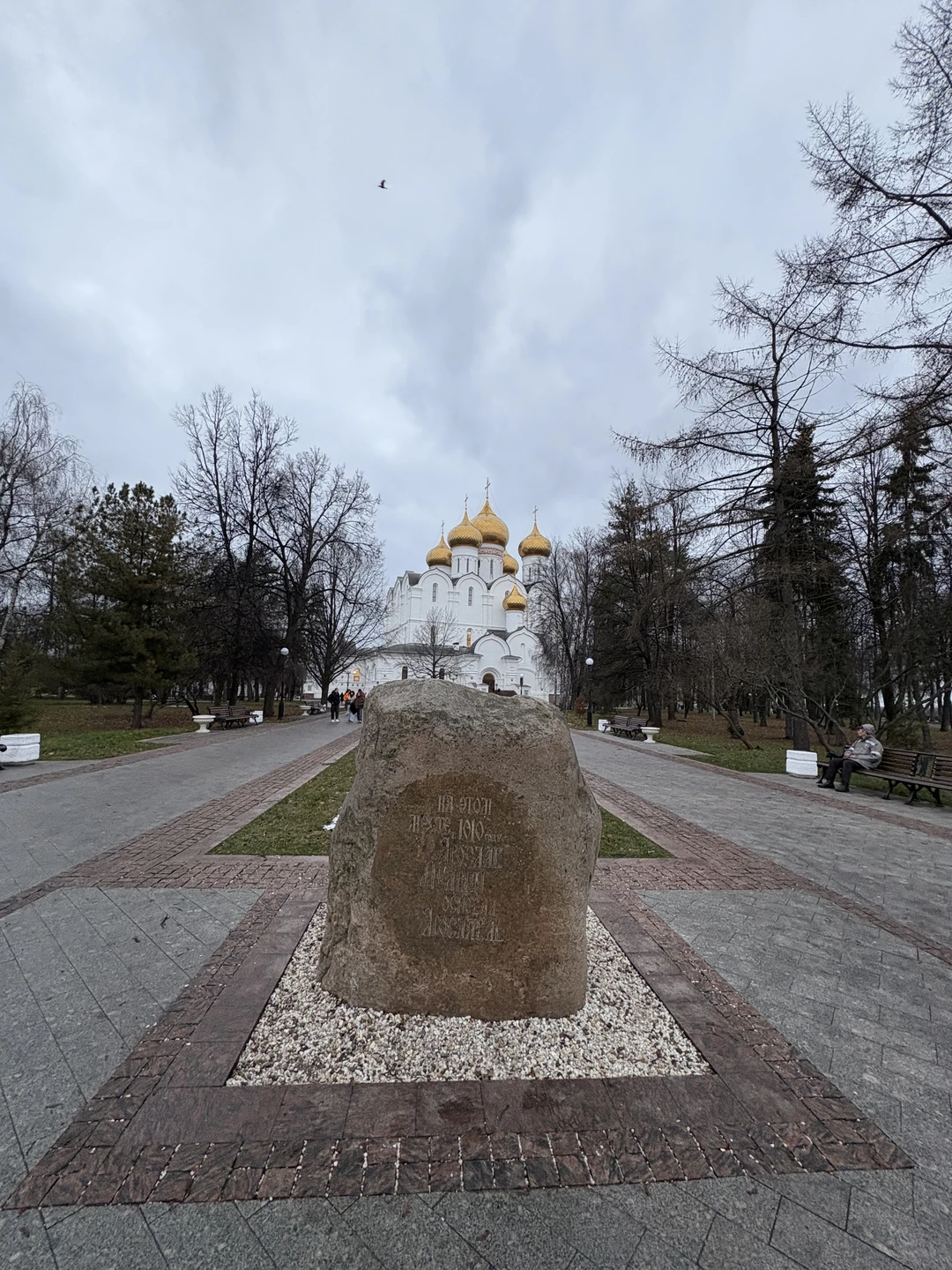 Хорошая экскурсия, тем более в ноябре, когда холодно и не погуляешь. Комфортный автомобиль. Девушка экскурсовод очень