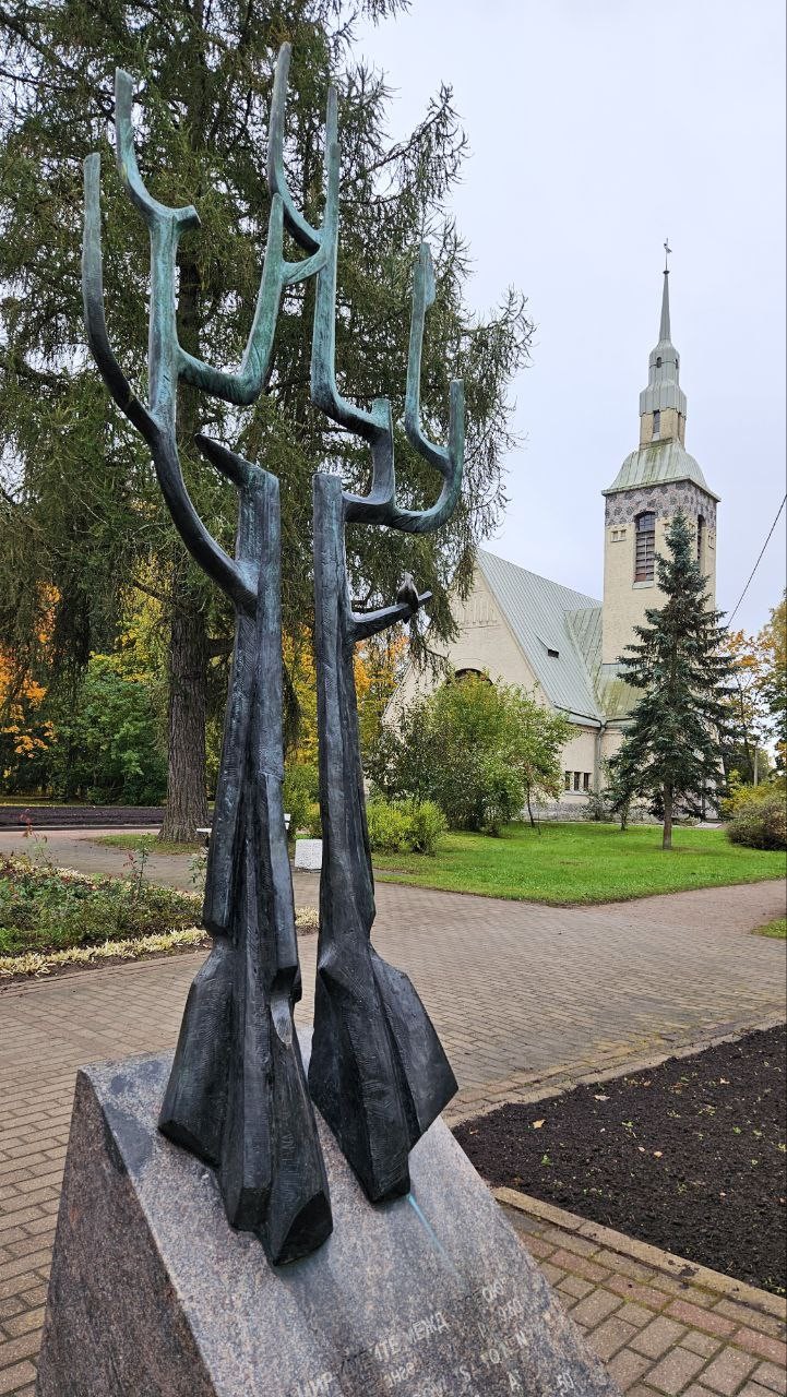 Потрясающая поездка в Выборг 10 октября. Нашим гидом была Наталия, водитель Олег. Много интересной информации и