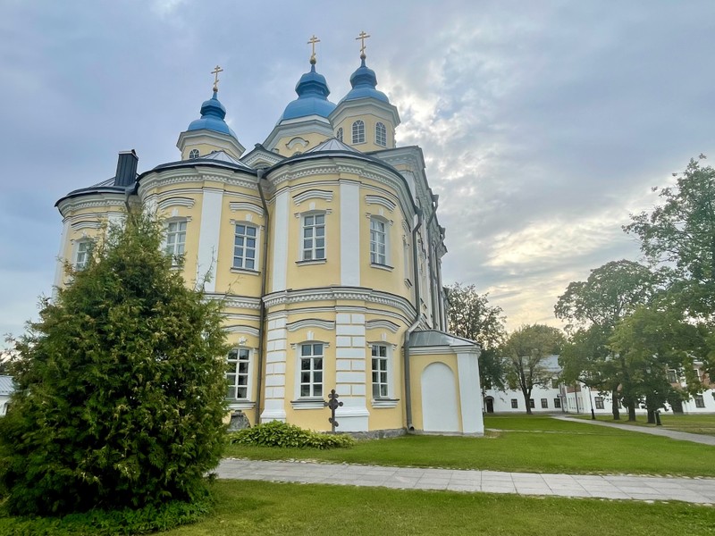 Из Петербурга - на остров Коневец