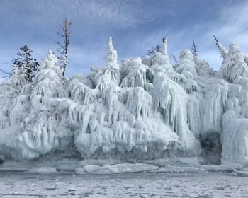 Пролив Ольхонские ворота, ледяные гроты, мыс Бурхан и возвращение в Иркутск