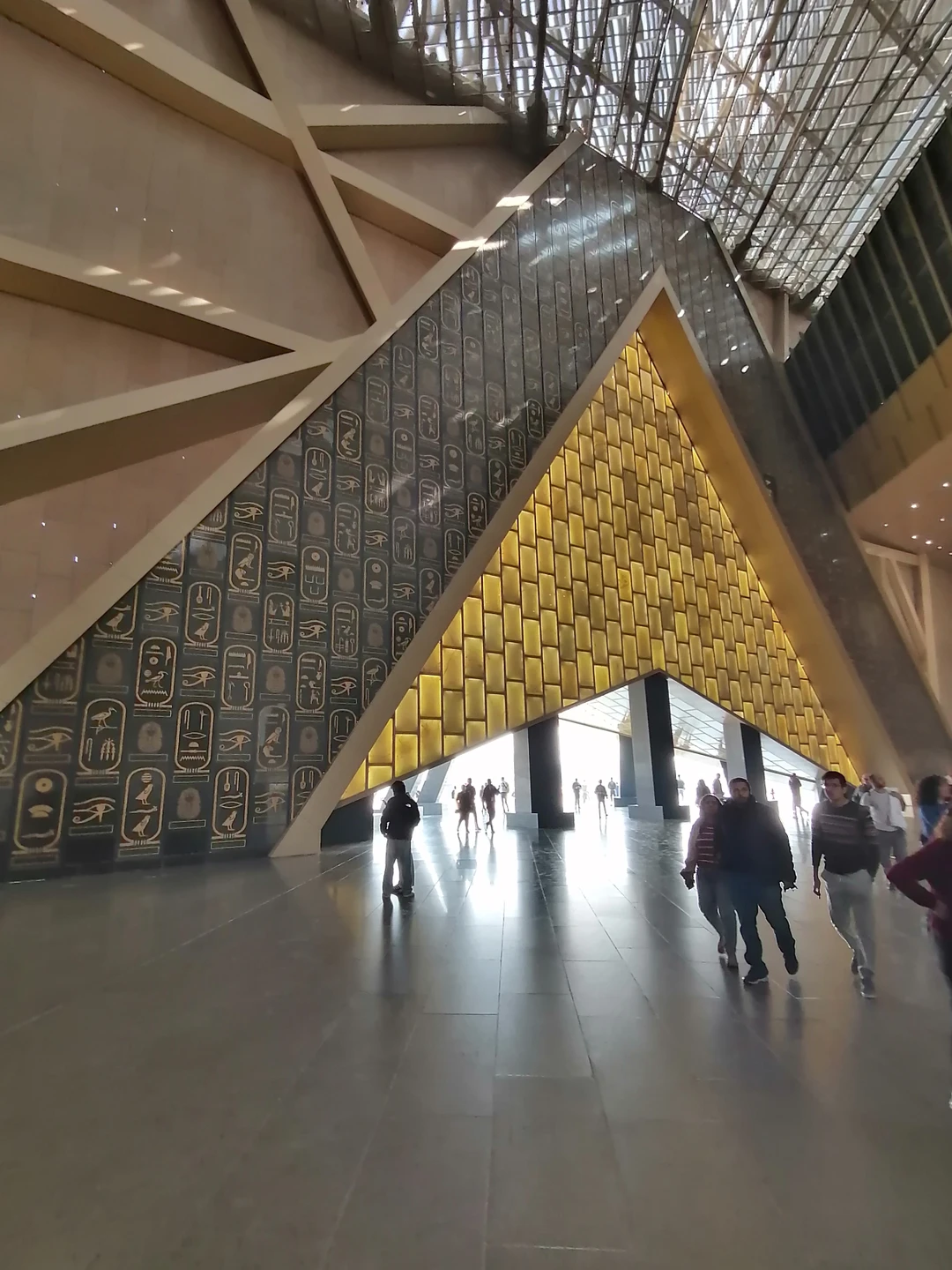 Мы уже бывали в Каире с экскурсией в позапрошлый год. В этот раз очень хотелось увидеть