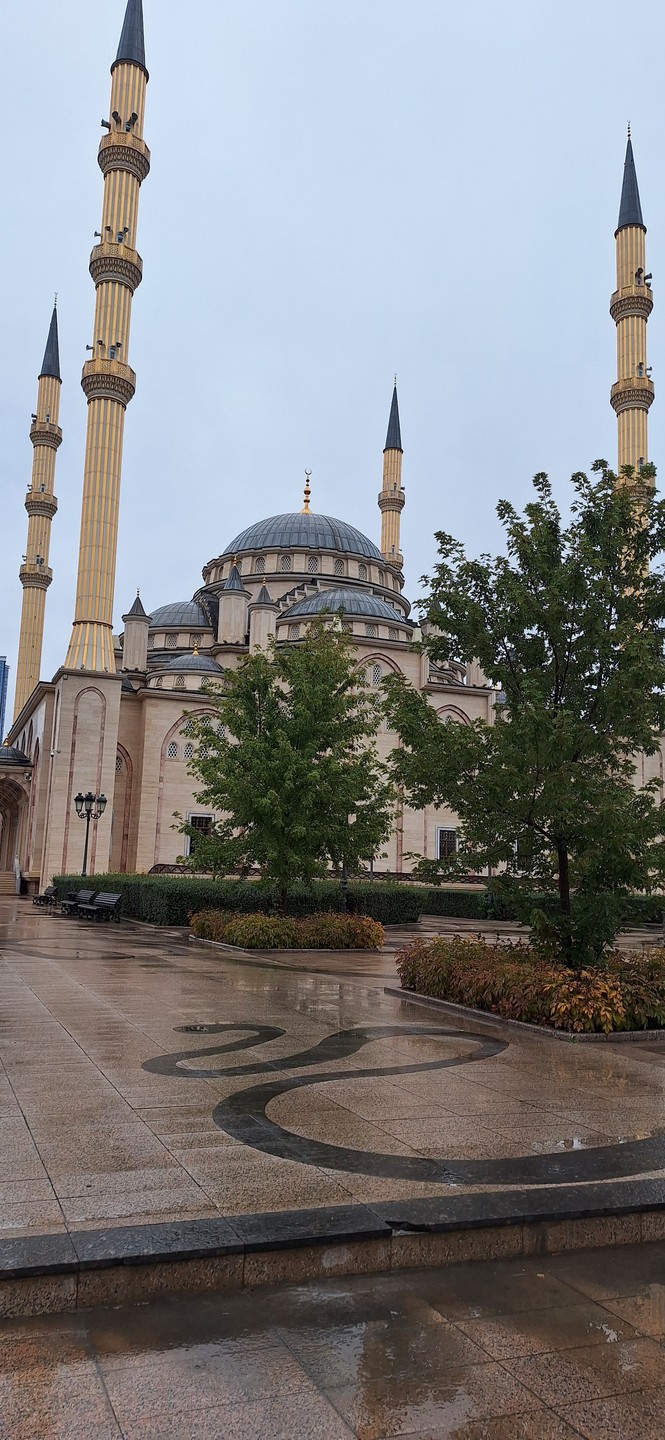 Экскурсия отличная, все очень понравилось. Гид Зайнудин отличный, все рассказал и показал, много интересных фактов. Очень