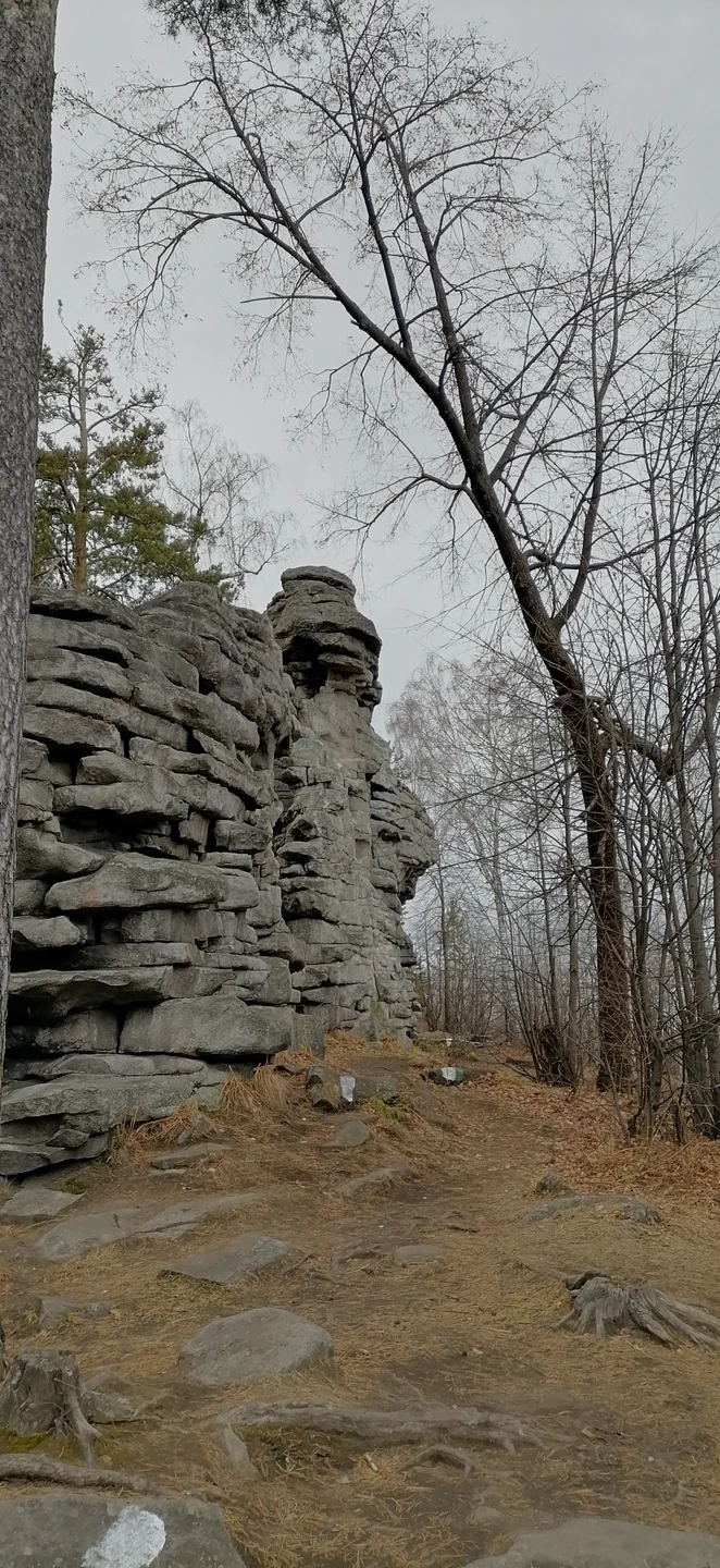 Это был наш последний день в Екатеринбурге. Елена смогла показать и рассказать о природных особенностях Урала