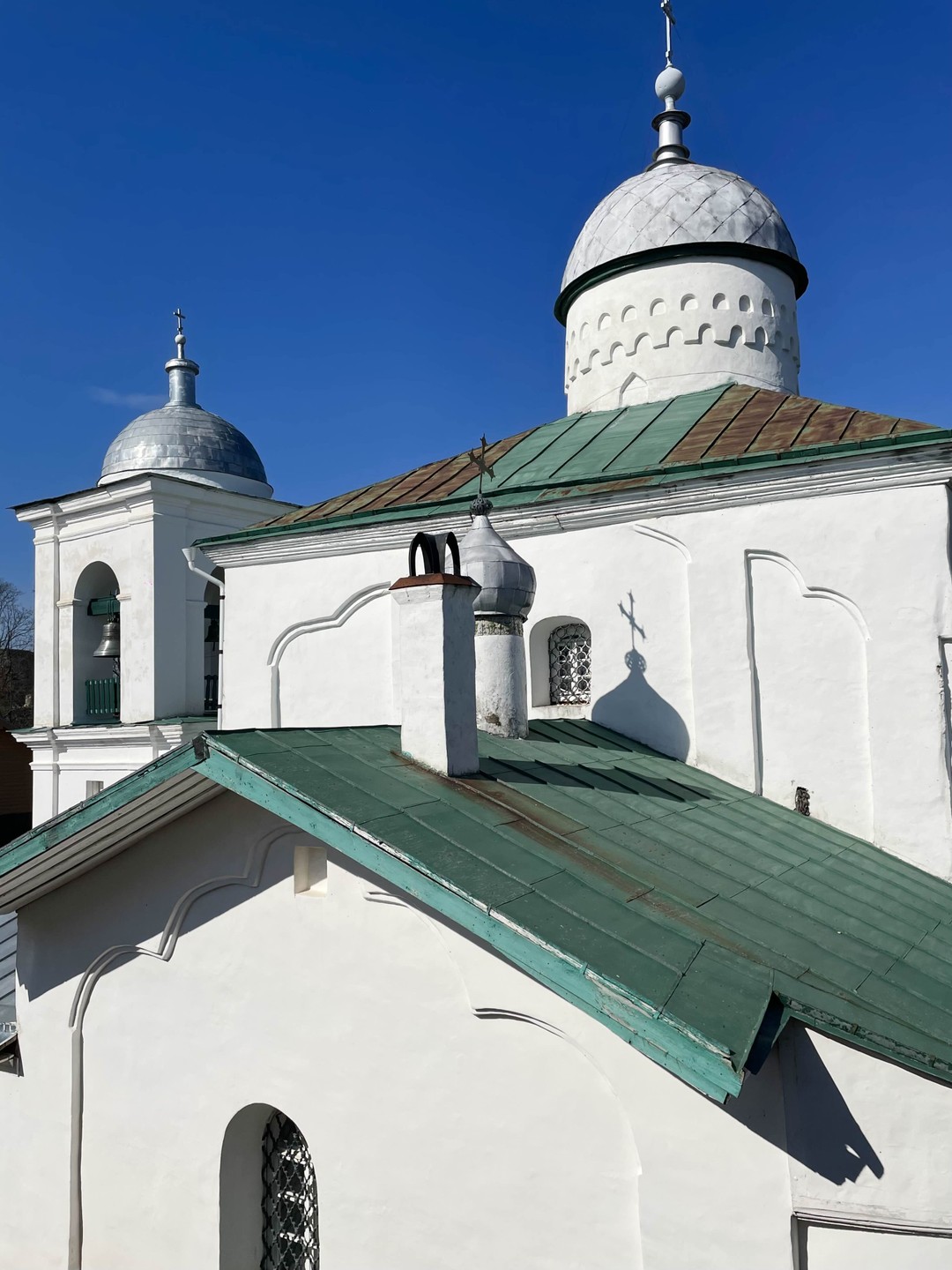 Изборск — это шкатулка с драгоценными камнями. Невооруженным глазом их можно не заменить и пройти мимо