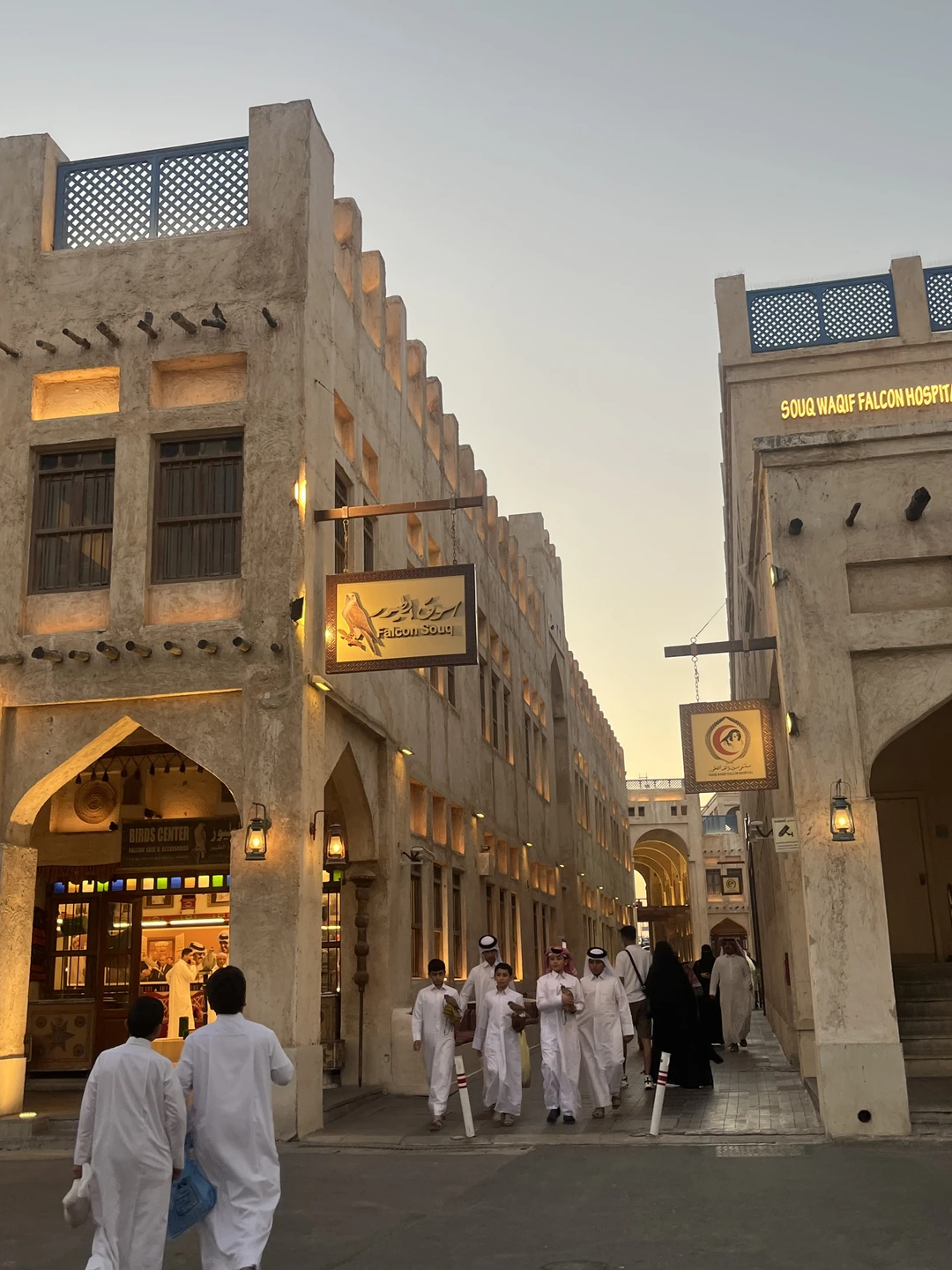 Идеальная экскурсия! Мы гуляли по этим местам до экскурсии и, конечно, прогулка с Альбиной открыла так