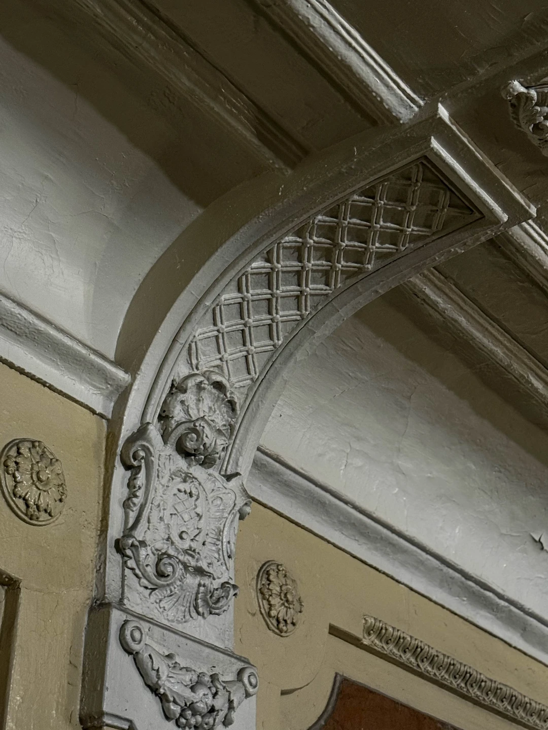 Секреты Петроградской стороны: дворы-колодцы, парадные и доходные дома (Аля)