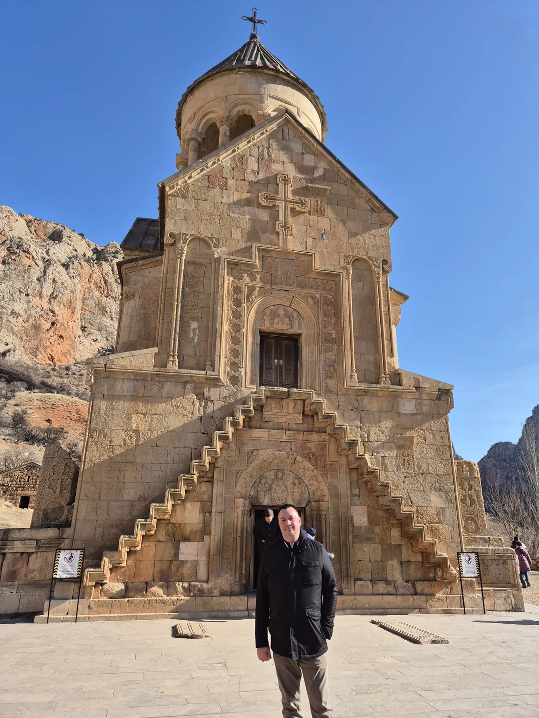 Интересная и насыщенная экскурсия, которая позволяет погиузиться и в историю Армении и в современные реалии.