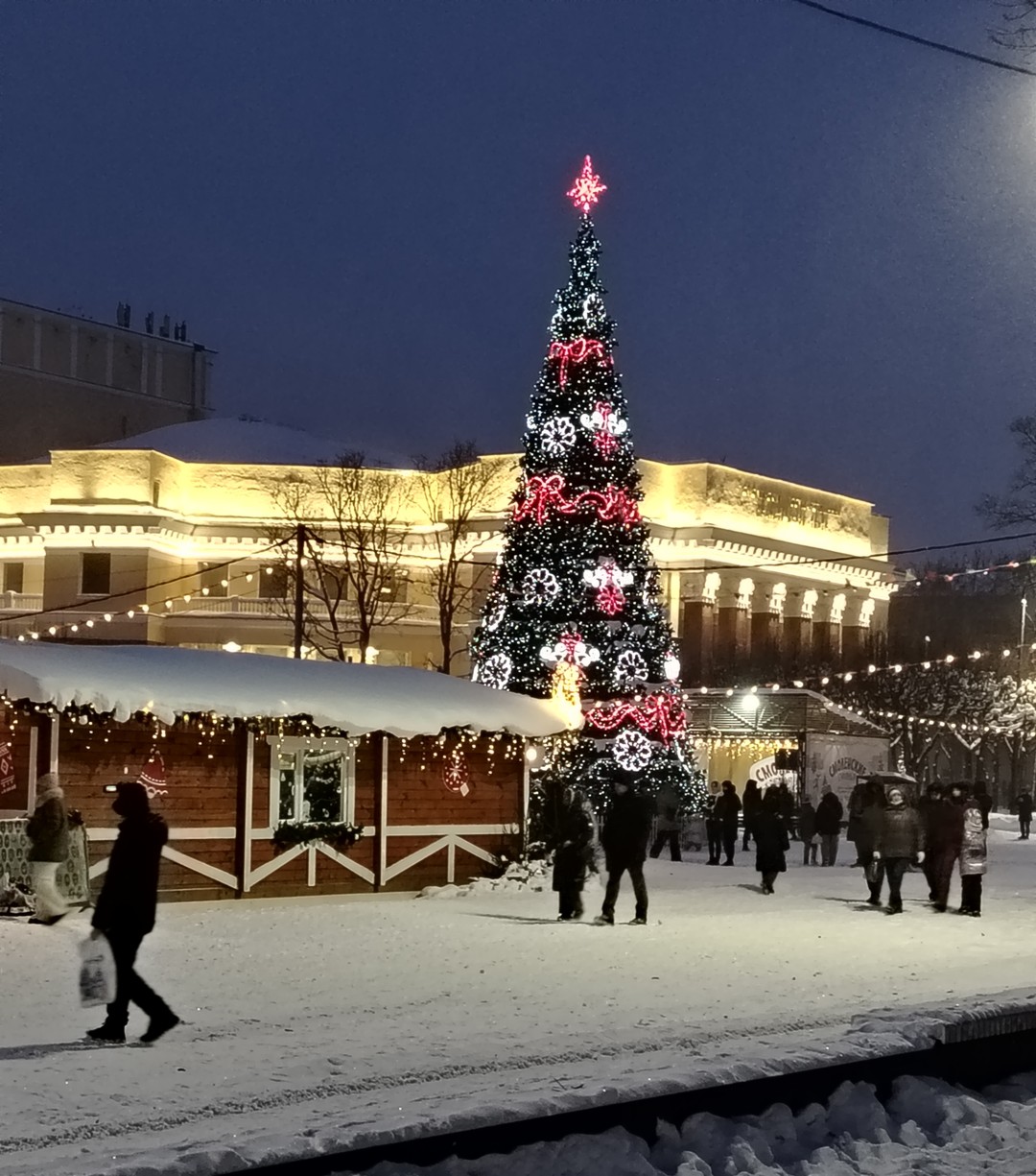 В Новогодние выходные решили посетить Минск и в Смоленске были проездом, чтобы не сидеть вечер в