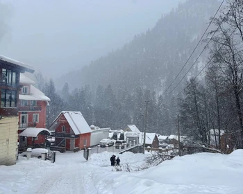 Гора Мусса-Ачитара и посёлок Домбай