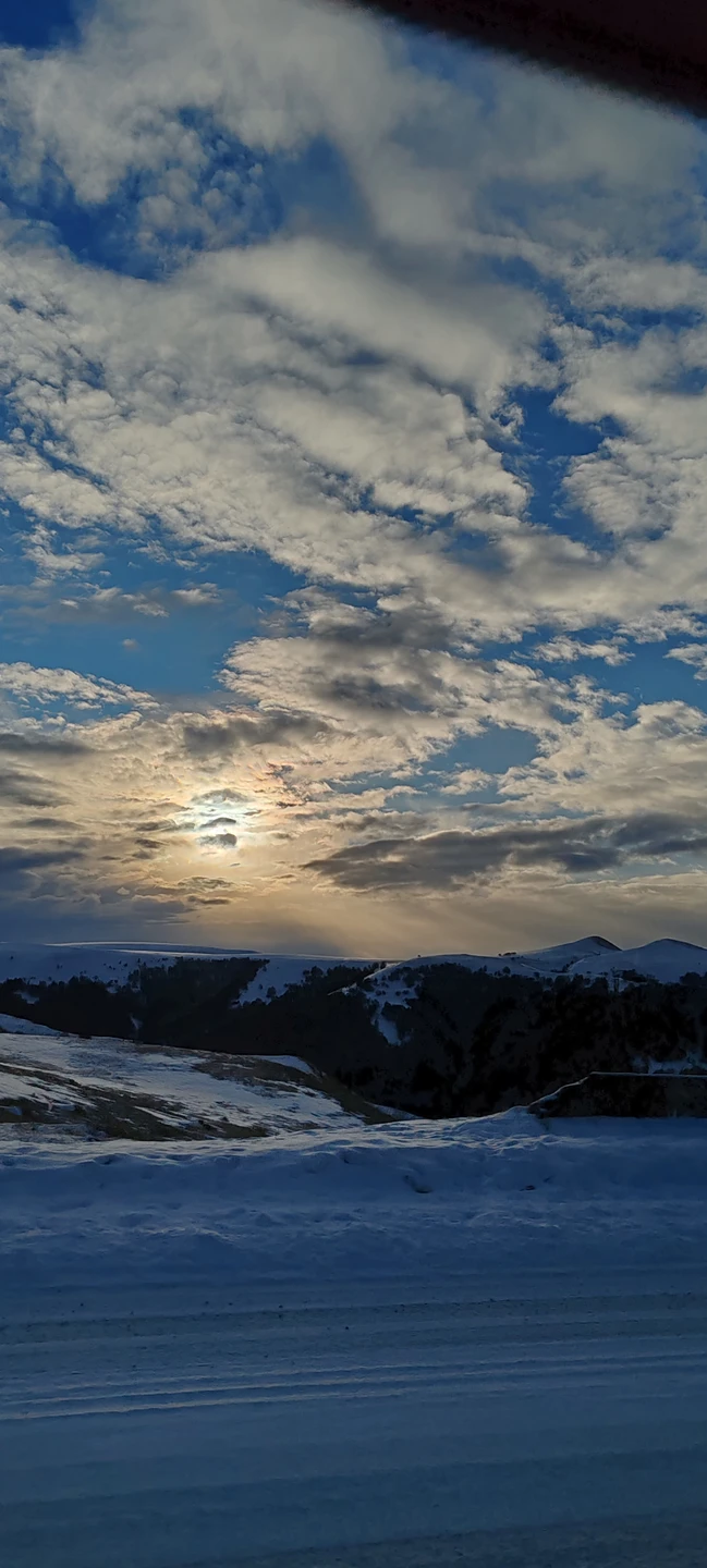 Вчера вернулись с экскурсии на Домбай. Все прошло отлично 👌 Гид Иван был великолепен. Это настоящий